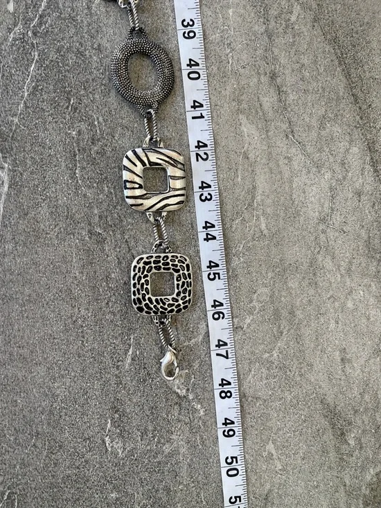 🩶 Vintage Chico's Silver Animal Print Belt One Size Heavy Chain - Picture 5 of 6